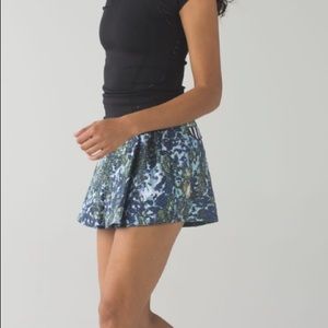 Lululemon City Skort Floral Sport Narrow Bold Stripe Vertical White Black